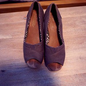 Toms Wedges Size 8